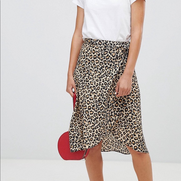 blue patterned bed skirt